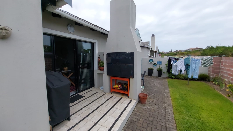 3 Bedroom Property for Sale in Paradise Beach Eastern Cape